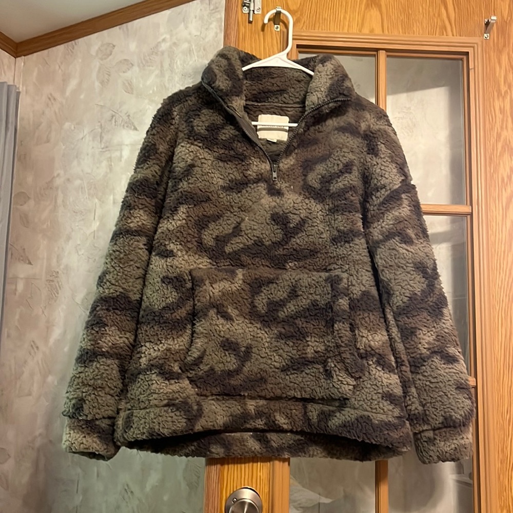 American Eagle Camo Sherpa Jacket